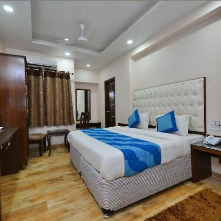 Hotel I Stay & Revels Near New Delhi Railway Station- By Ap Singh Hotels エクステリア 写真