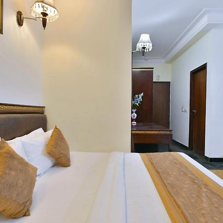 Hotel I Stay & Revels Near New Delhi Railway Station- By Ap Singh Hotels エクステリア 写真