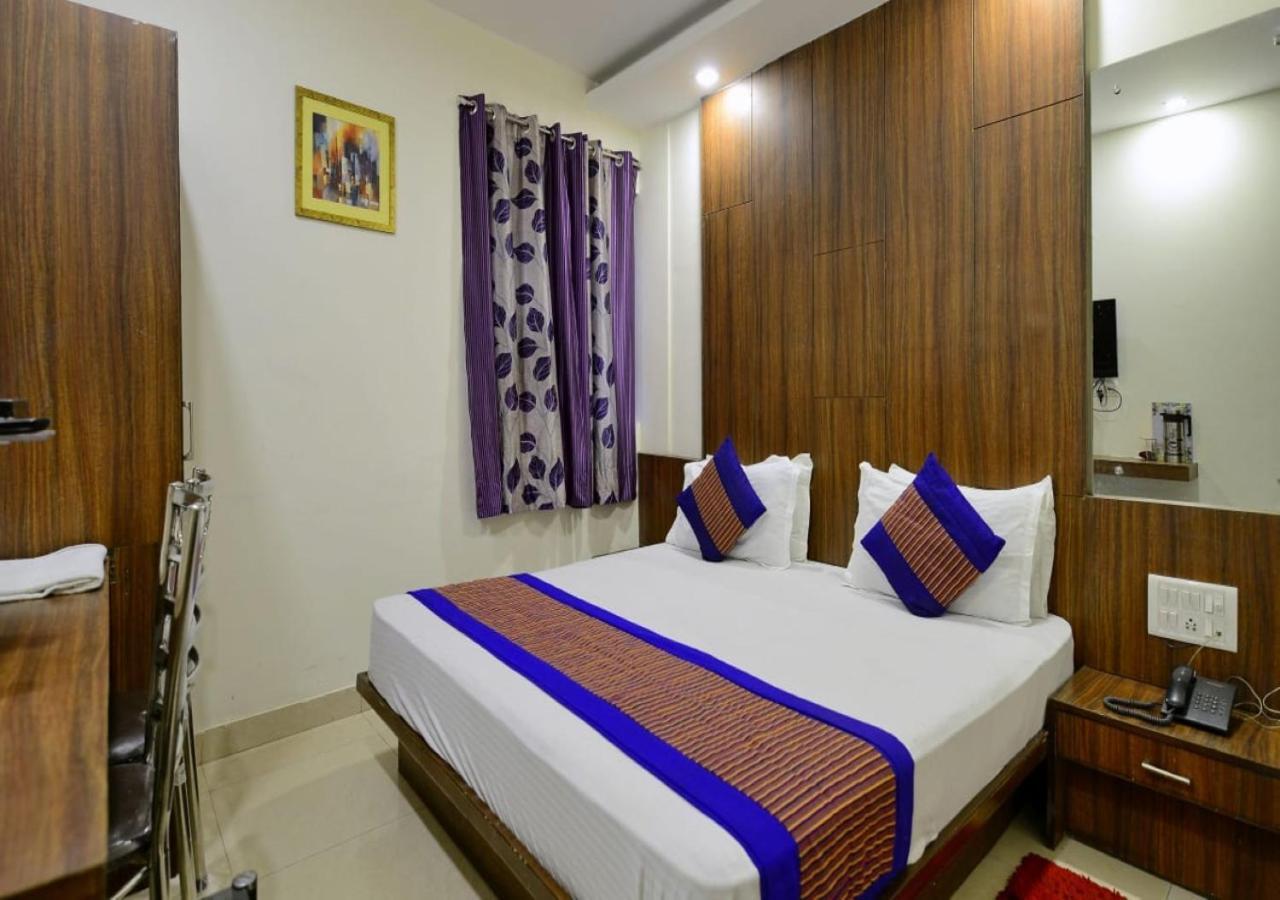 Hotel I Stay & Revels Near New Delhi Railway Station- By Ap Singh Hotels エクステリア 写真