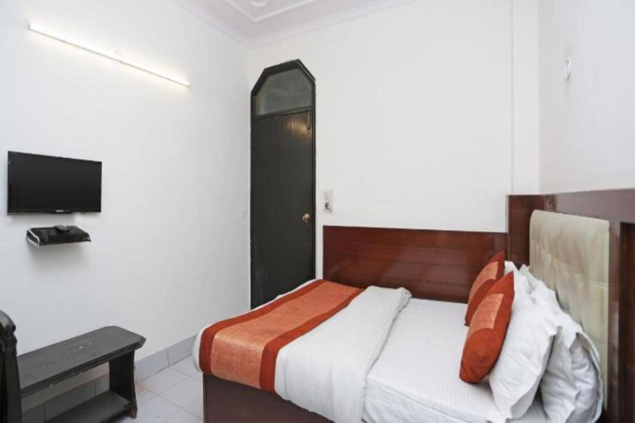 Hotel I Stay & Revels Near New Delhi Railway Station- By Ap Singh Hotels エクステリア 写真