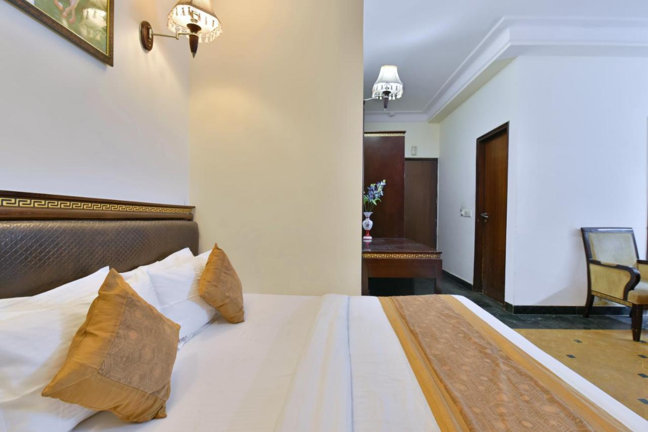 Hotel I Stay & Revels Near New Delhi Railway Station- By Ap Singh Hotels エクステリア 写真
