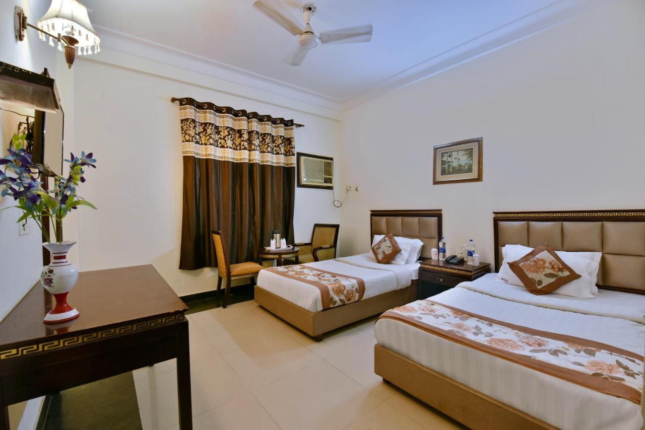 Hotel I Stay & Revels Near New Delhi Railway Station- By Ap Singh Hotels エクステリア 写真